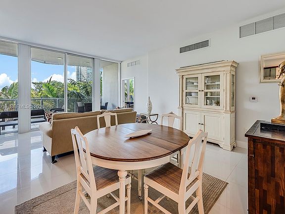 2nd image of 2100 Park Ave APT 301
