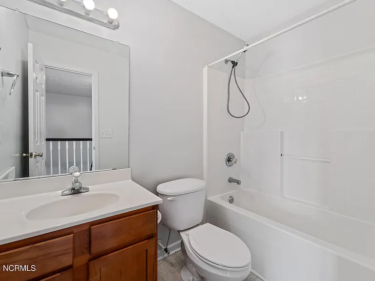 172 E Ridge Ct — Photo 13