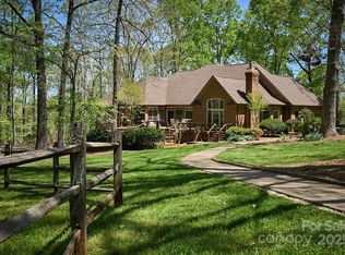 201 Hughes Crk, Columbus, NC 28722