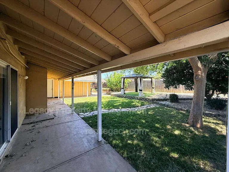 3844 Milton Way — Photo 24
