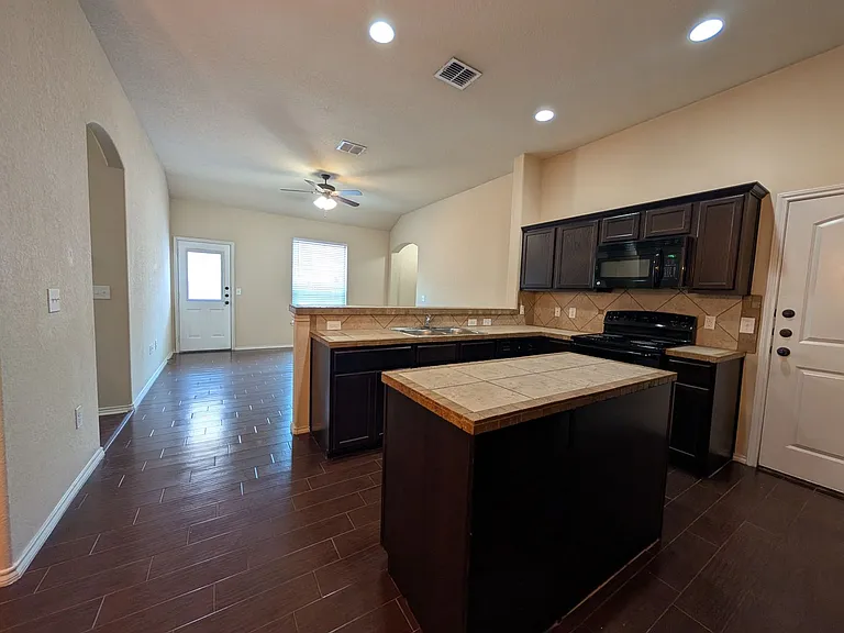 660 Creekside Cir — Photo 14