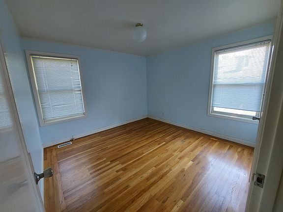 5th image of 274 W 40th Ave