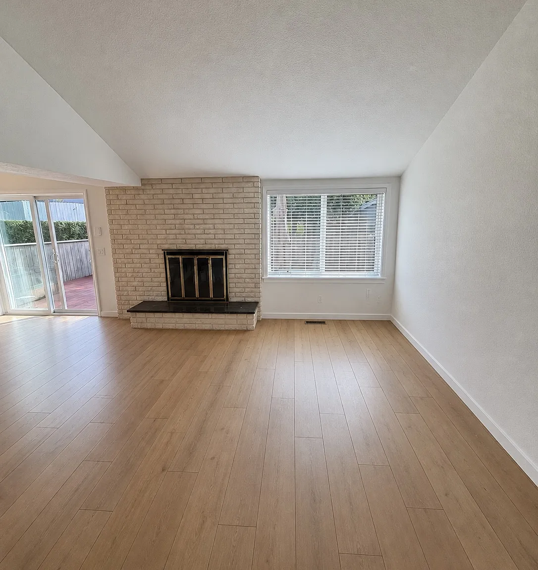 3 bed, 2.5 bath, 1494 sqft, $3,195 — Photo 4