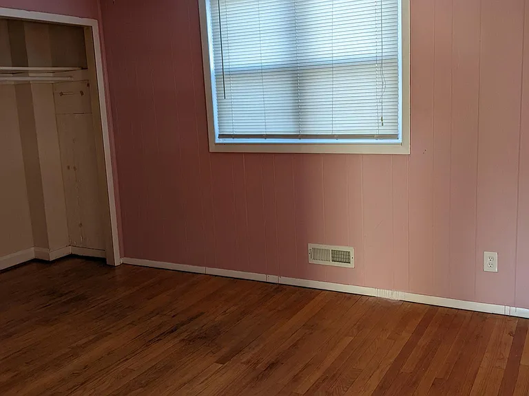 2nd floor bedroom