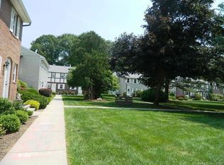 29 E Gate Ln UNIT 29, Hamden, CT 06514