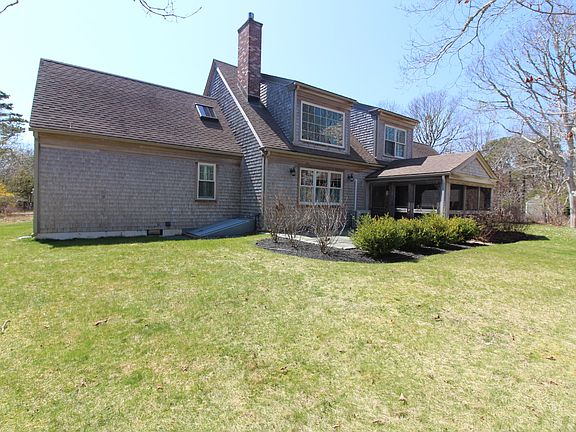 3rd image of 13 Hotchkiss Ln