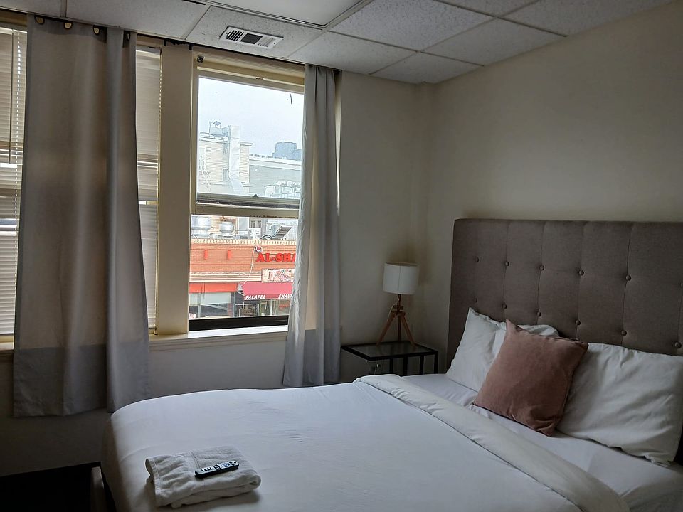 1st image of 230 Thayer St #9