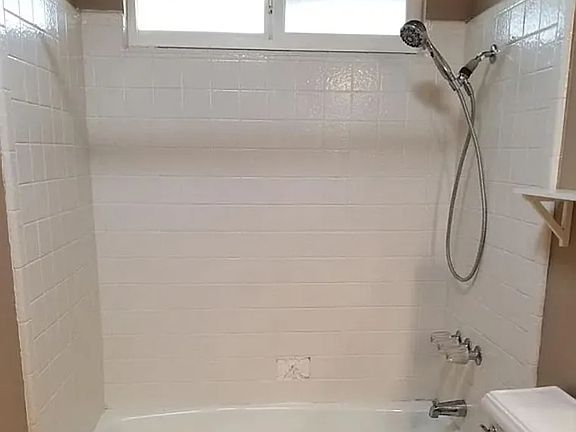 5th image of 19228 Shoshonee Rd