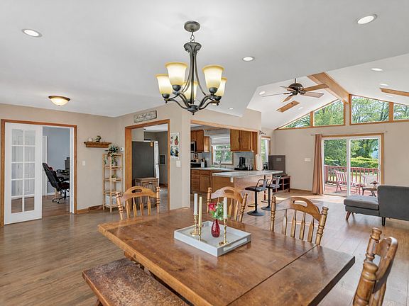 3rd image of 3410 Woodland Cir N