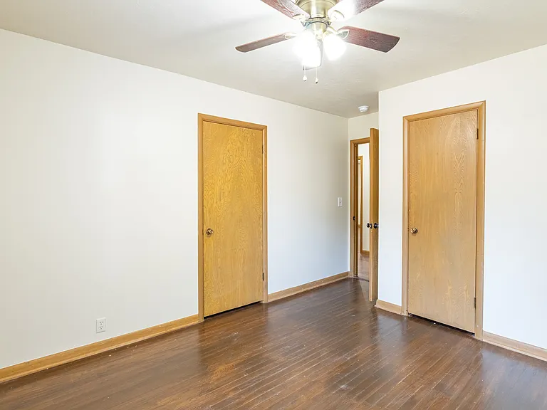 721 W Lakeshore Dr — Photo 17