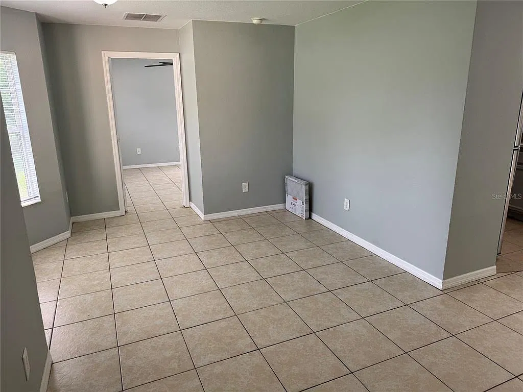 4 bed, 2.0 bath, 1603 sqft, $1,800 — Photo 2