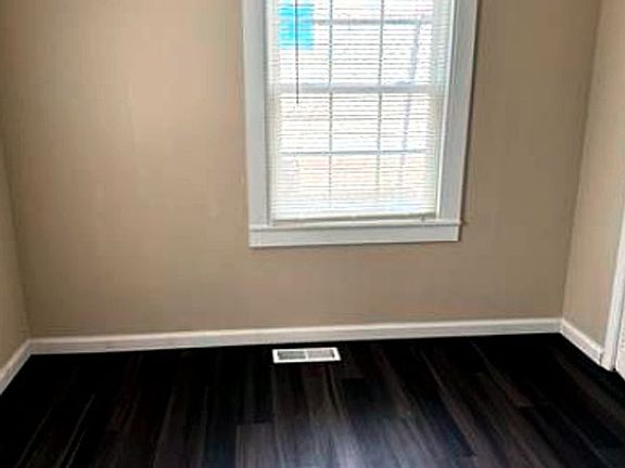 4th image of 2503 Walnut Ave