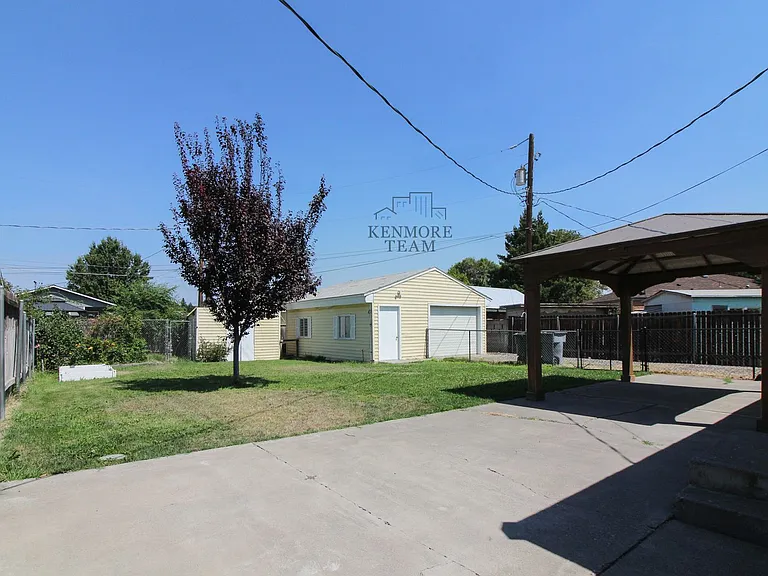 402 Abbot St — Photo 18