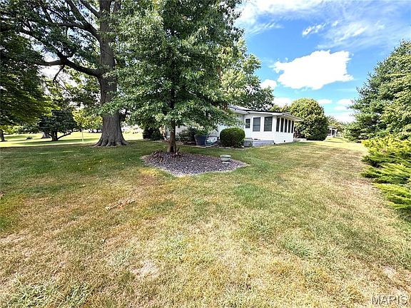 4th image of 602 W Pierce St