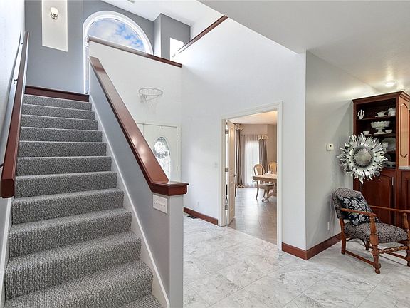4th image of 3107 Oakwood Dr