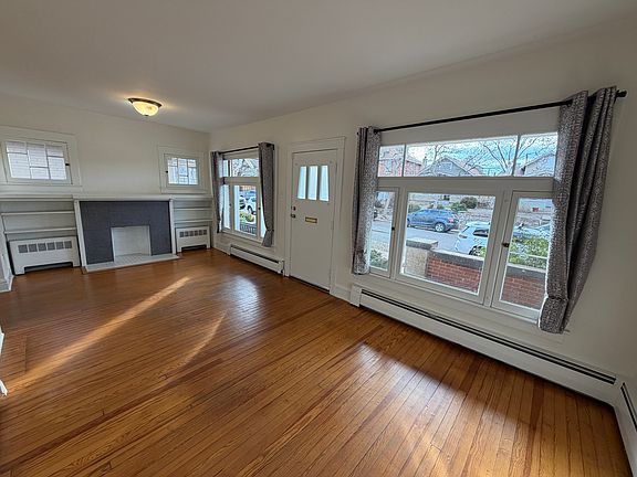 5th image of 138 N Pennsylvania St