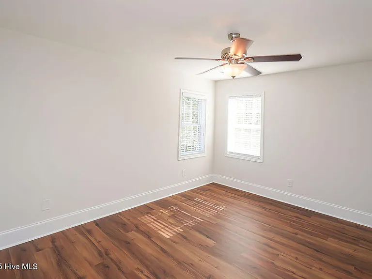 315 Adams Cir — Photo 14