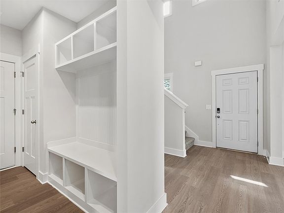 2nd image of 105 Veracruz Ct