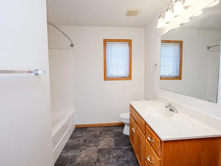 Oak Pointe Townhomes — Photo 18