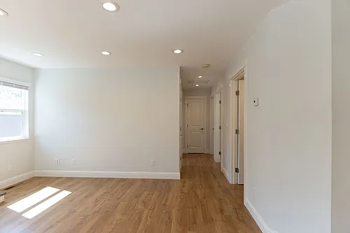 1313 Lawton Ave Photo 1