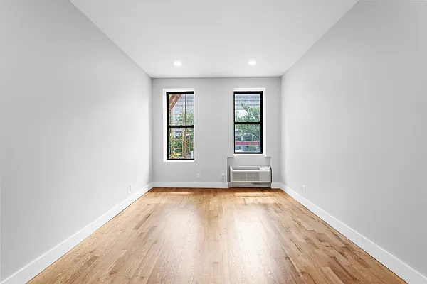 Rented by Mossanen Group | media 10