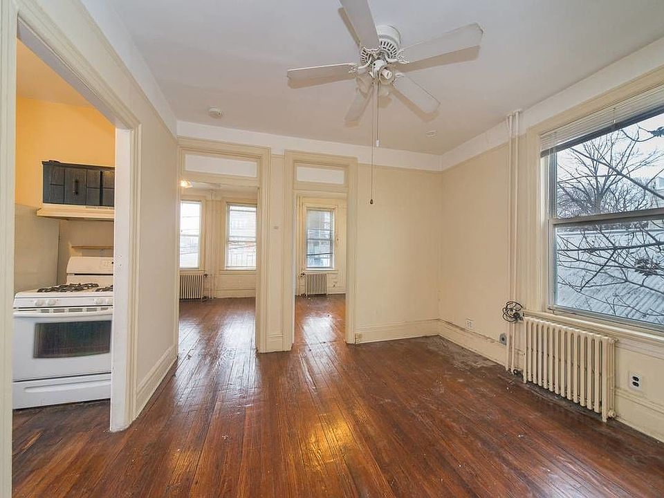 1st image of 35-12 Bradley Ave #2F
