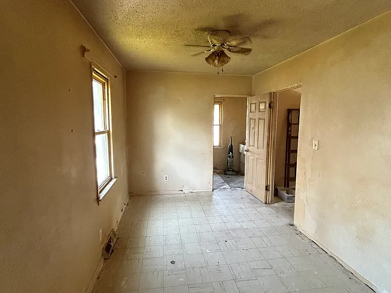 224 Lincoln Ave — Photo 7