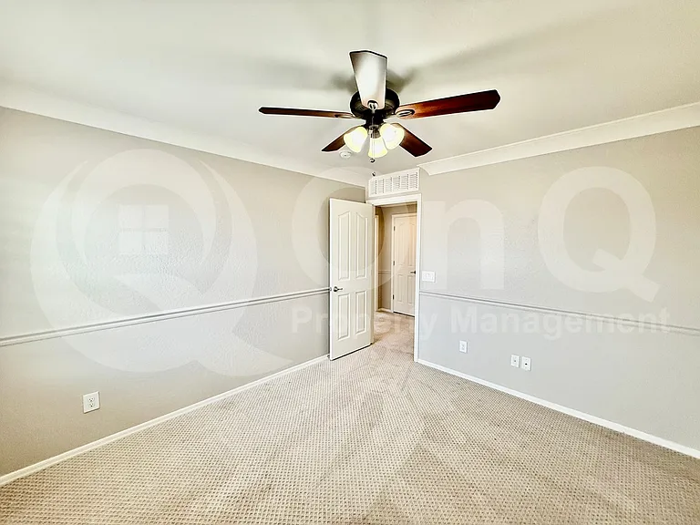 12025 W Avenida Del Rey — Photo 17