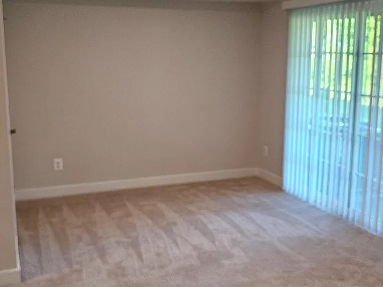 2055 Rivers Dr — Photo 5