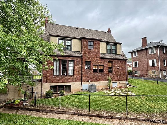 3rd image of 110 Shepherd Pl