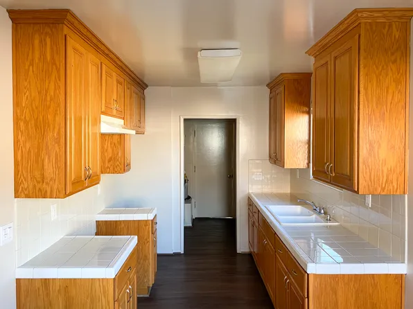 1135 1/2 W 90th St, Los Angeles, CA 90044