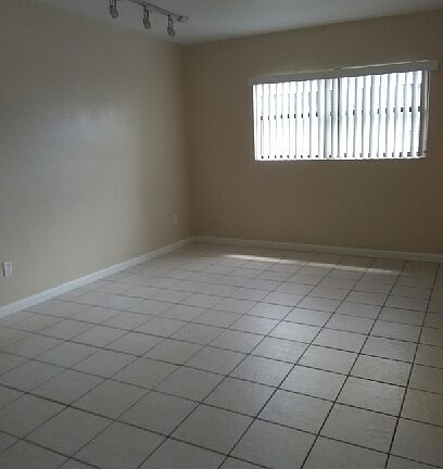 2nd image of 113 Krueger St