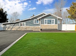 41 E Chestnut St, Central Islip, NY 11722