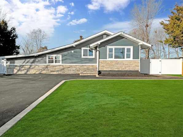 41 E Chestnut Street, Central Islip, NY 11722