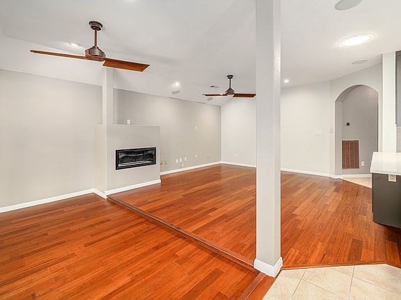 3rd image of 4920 Hibiscus Valley Dr