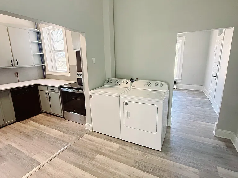 612 E Church St — Photo 14