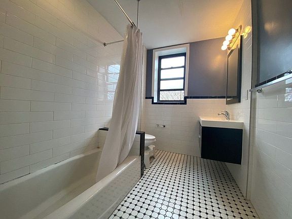4th image of 629 Sterling Pl #3B