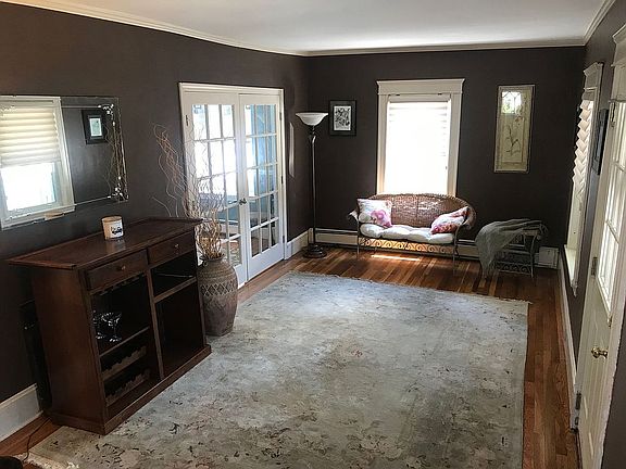 Living Room / Foyer