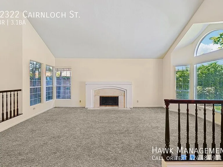 22322 Cairnloch St — Photo 9