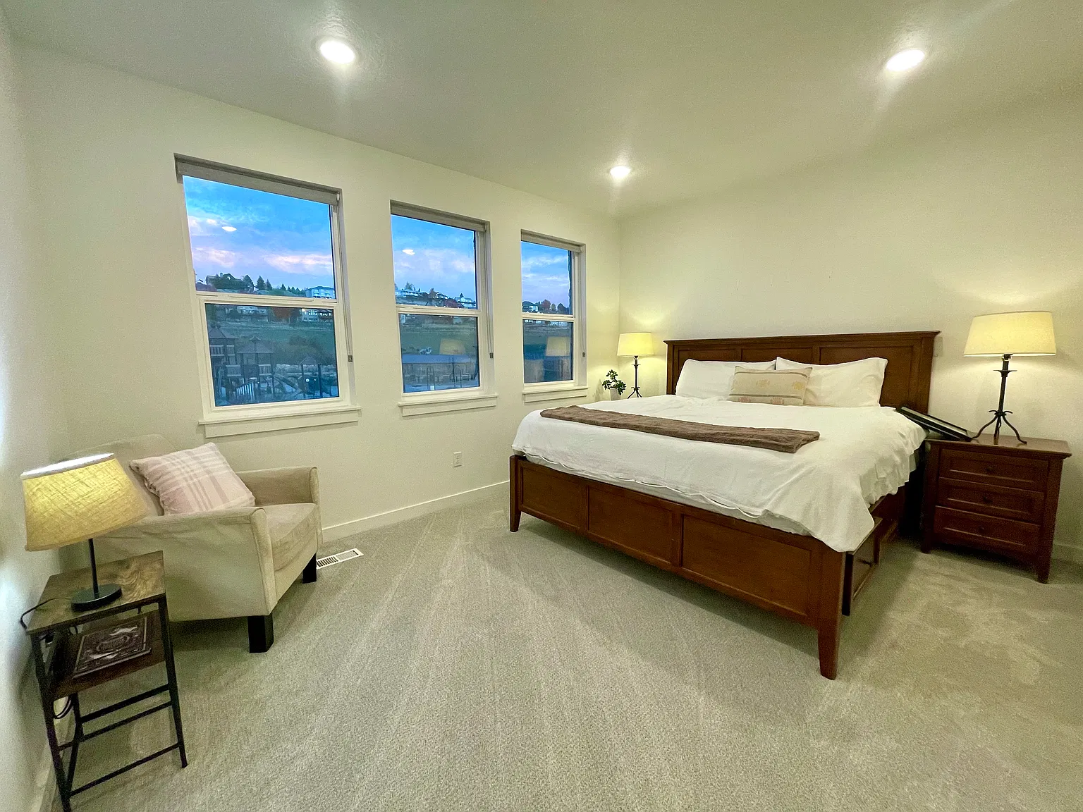 4 bed, 2800 sqft, $1,350 — Photo 3