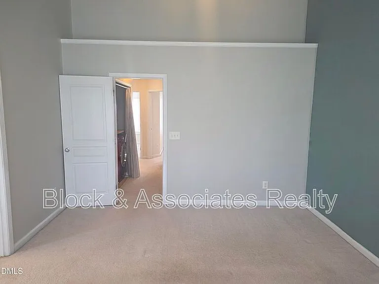 124 Braeside Ct — Photo 22