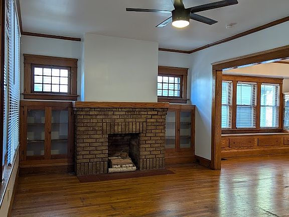 2nd image of 1327 W 108th St Unit 1