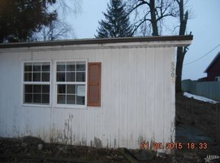 8906 S South Hill Dr, Silver Lake, IN 46982