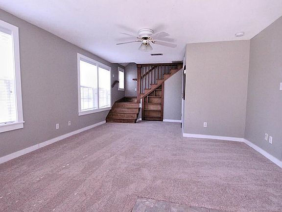 3rd image of 118 Bay Shore Dr