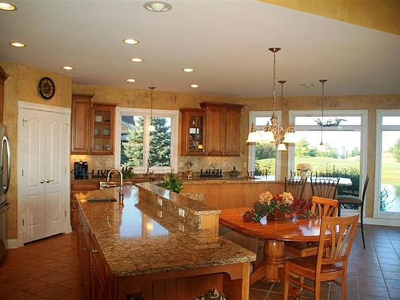 2nd image of 8251 Ascot Glen Ct