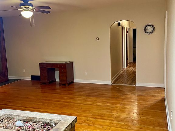 4th image of 7023 Magoun Ave