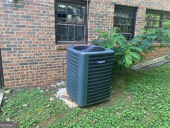 3rd image of 3739 Chateauguay Dr