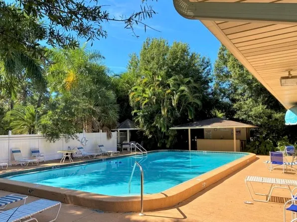 2481 8th St #69, Sarasota, FL 34237