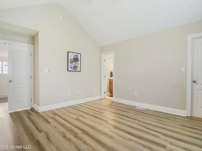 3548 Riverbend Cv — Photo 16