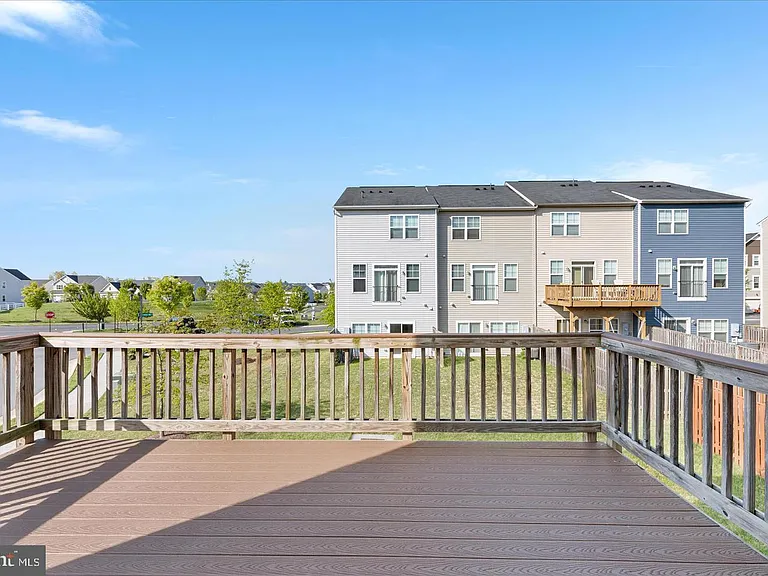 109 Splendor Garden Way — Photo 8